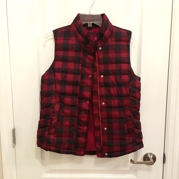 GAP Red & Black Plaid Vest - Picture 1 of 3